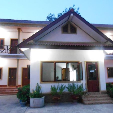 Maivone Guesthouse Vientiane Exterior foto